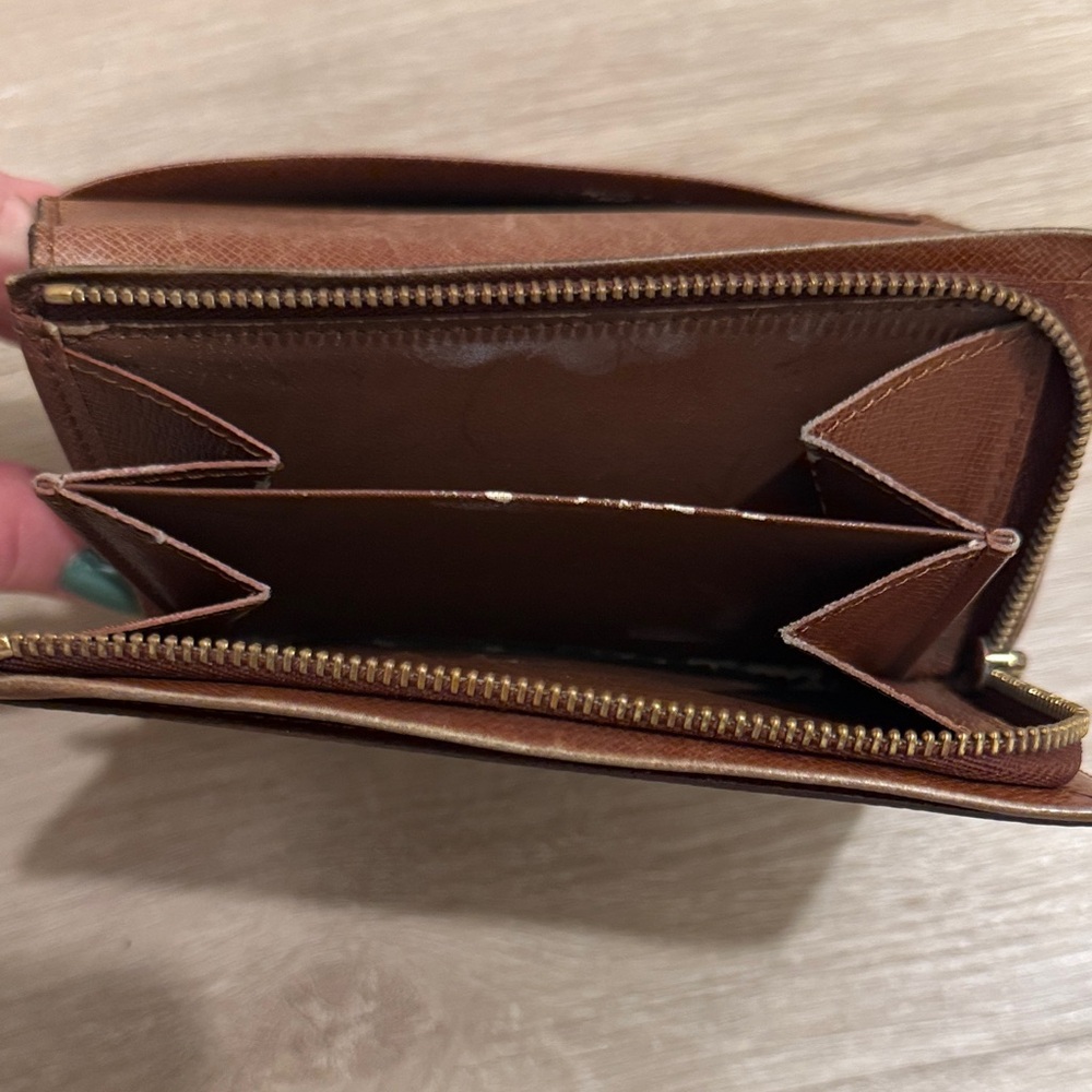 Louis Vuitton Vintage Monogram Wallet - Picture 6 of 11